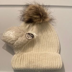Ladies white cuffed beanie